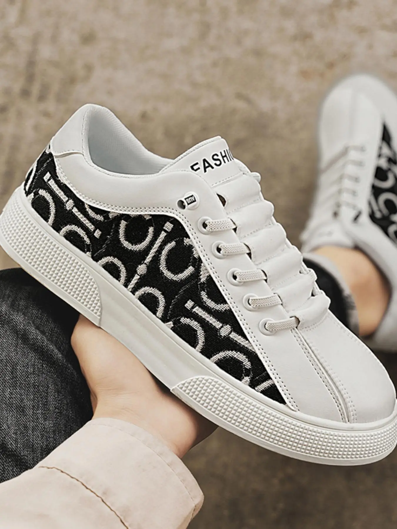 Men's Fashionable Geometric Pattern Lace Up Sneakers, Casual Comfortable Breathable Sports Running Shoes, Male All-match Round Toe Shoes for Daily Wear