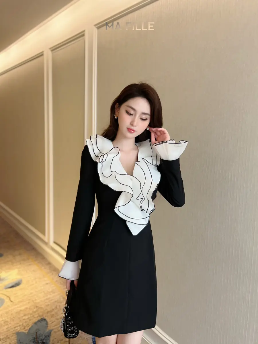 (MA FILLE) ALYA DRESS váy trắng đen cổ bèo dài tay