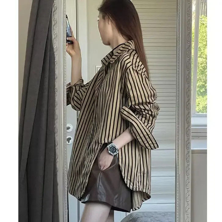 Áo Sơ Mi Sọc, Ngoại Cỡ, Dáng Rộng Vừa Vặn, Sang Trọng Và Thanh Lịch, Áo Cổ Điển Kiểu Pháp, Dành Cho Nữ Women Top Thun Sọc Kẻ Lệch Vai Áo Thun Cổ Tròn Shirt