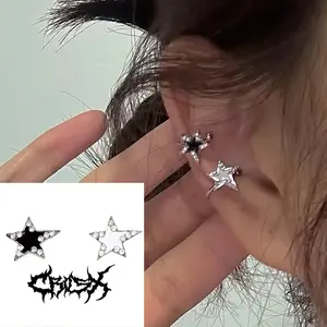 TAT EARRINGS SET / 2PCS STAR CROSS SILVER EARRINGS ANTING BINTANG SALIB SILVER HITAM ANTING NON TINDIK FAKE PIERCINGS HOOP BLACK CLIP EARRINGS ANTING HOOP ANTING JEPIT ANTING KLIP TANPA TINDIK ANTING TITANIUM ANTING TELINGA BIBIR ANTING PRIA ANTING WANITA