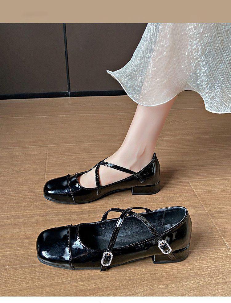 Product Introduction of French Style Silver Fairy Style Pumps Female 2025 Autumn New Retro Inner Match Match Skirt Mary Jane Shoes 9