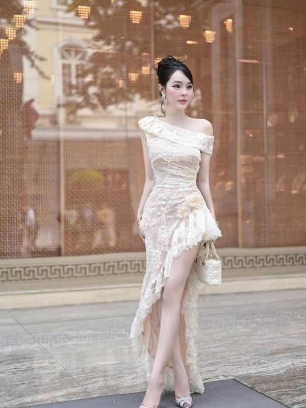 Đầm nữ body lệch vai ren kem mút ngực và lót cho các nàng đi tiệc sang trọng 1