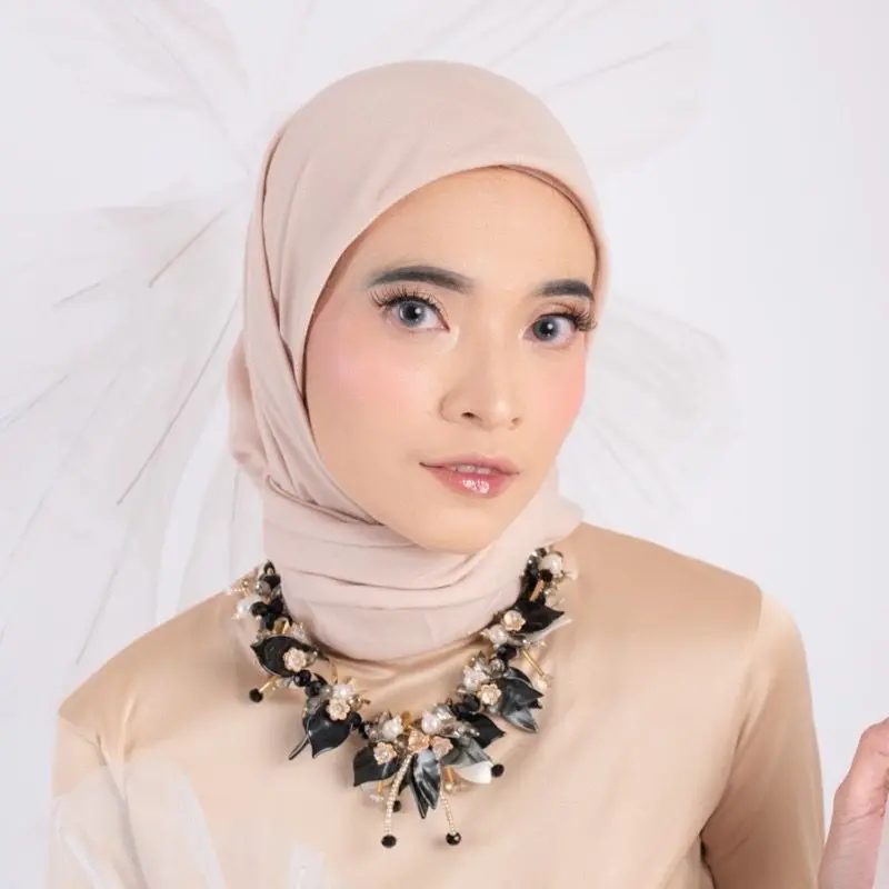 ADHA NECKLACE & EARRINGS /Handmade Beads Necklace and Earrings / Kalung Anting Manik Mute Cantik / Kalung Hijab Friendly / Kalung handmade / Kalung Kristal Ceko / Daily & Special Events Necklace 7