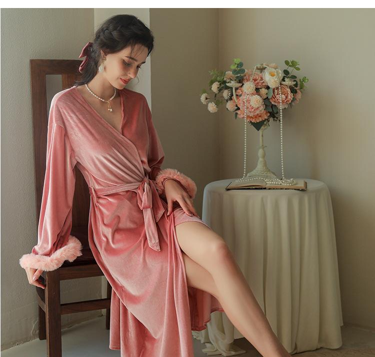 Product Introduction of Bride Bridal Gown Women's Long Feather Nightgown Wedding Tie Makeup Bridesmaid Kimono South Korea Gold Velvet 9