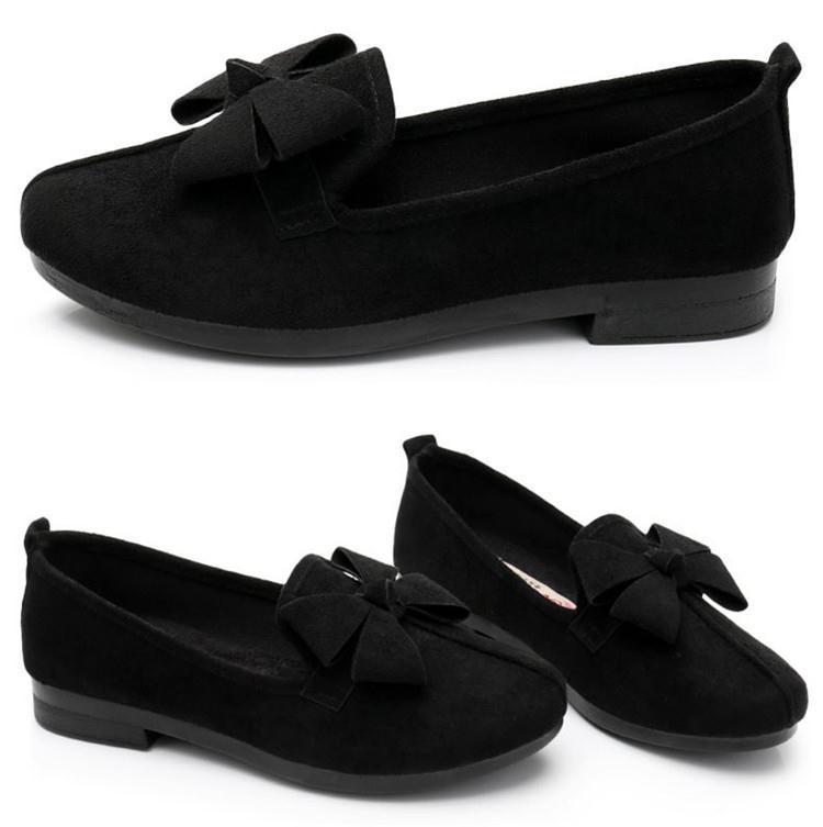 Product Introduction of Spring Old Beijing Cloth Shoes Women's Shoes Black Work Shoes Bow Flat Gommino Women's Shoes Breathable Mom Shoes 18
