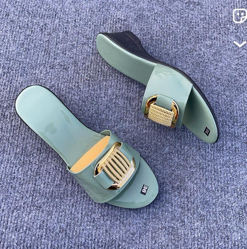 Dép nữ trung niên 5cm, dép cho mẹ da bóng quai khóa 1