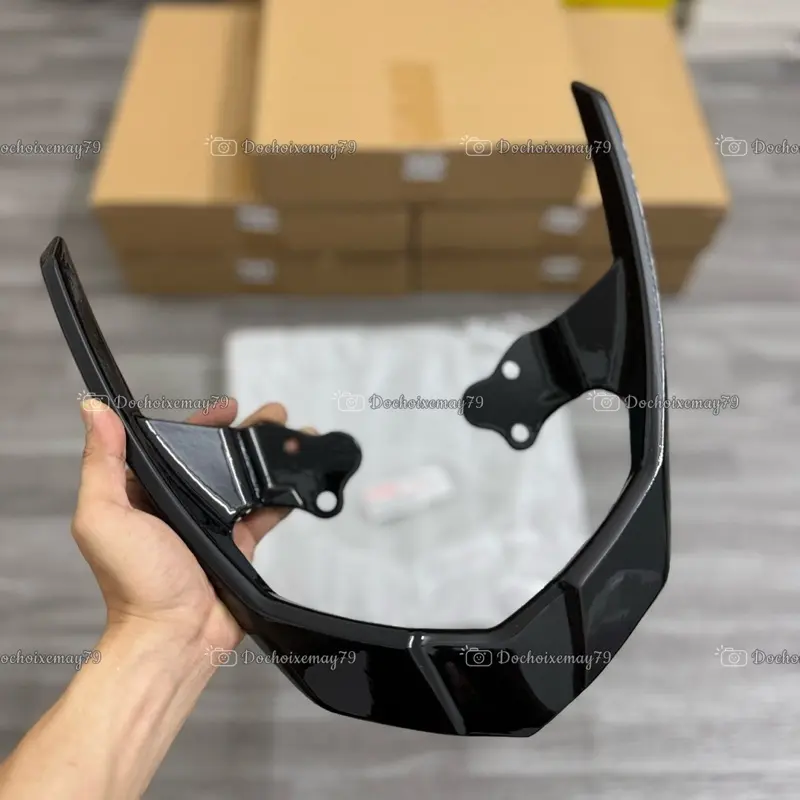 Cảng sau Spark carbon gắn Sirius loại dày 8