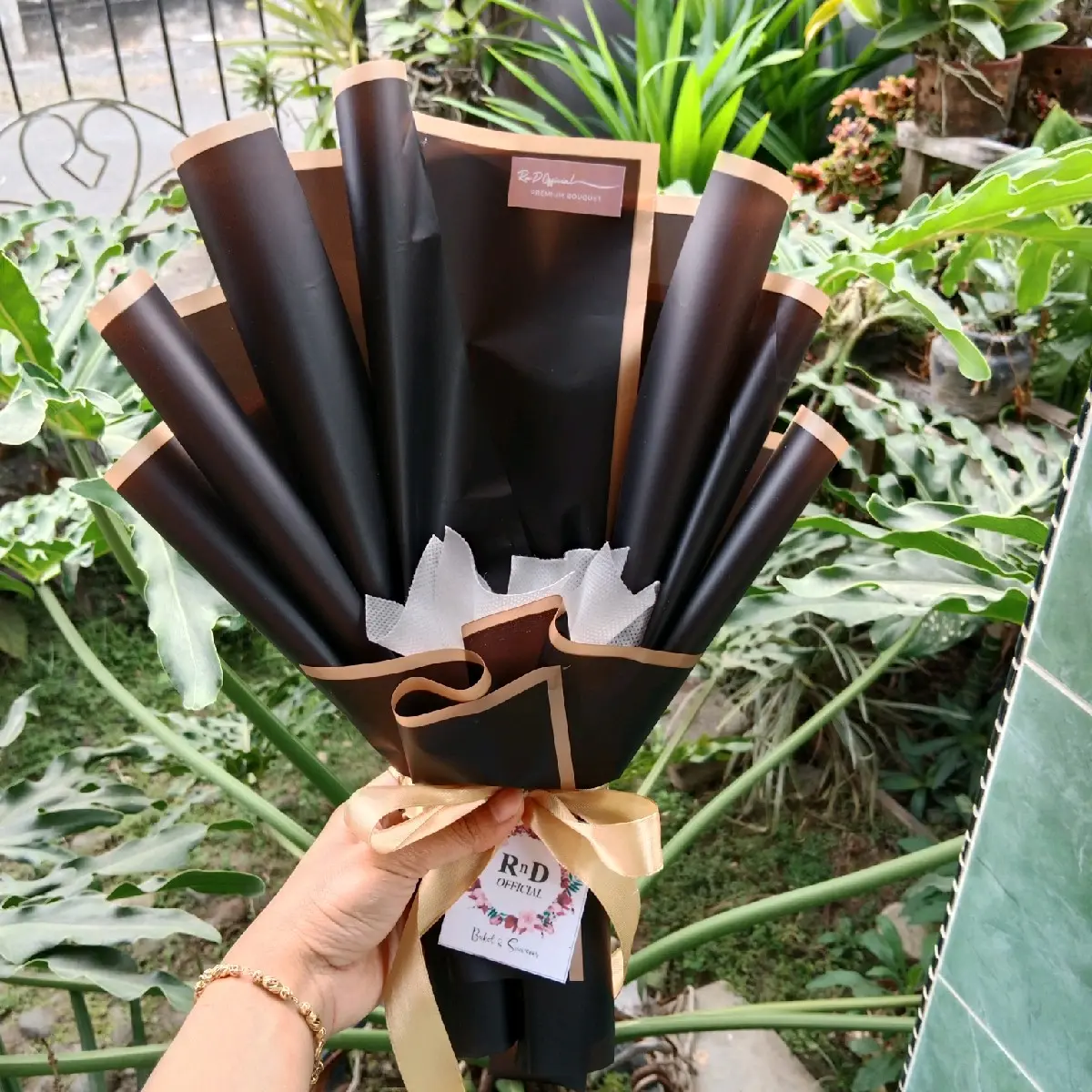 Buket Kosongan Black Series List Gold