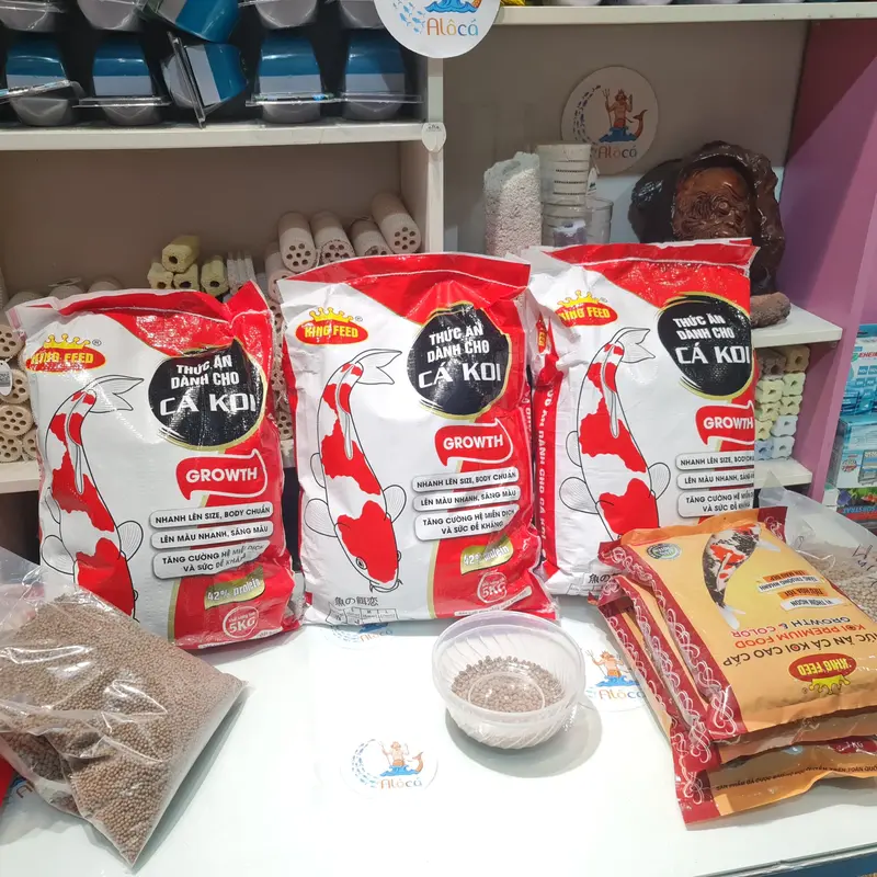 01 kg Cám KING FEED 2 loại 42% và 45% độ đạm cho cá koi cám 4