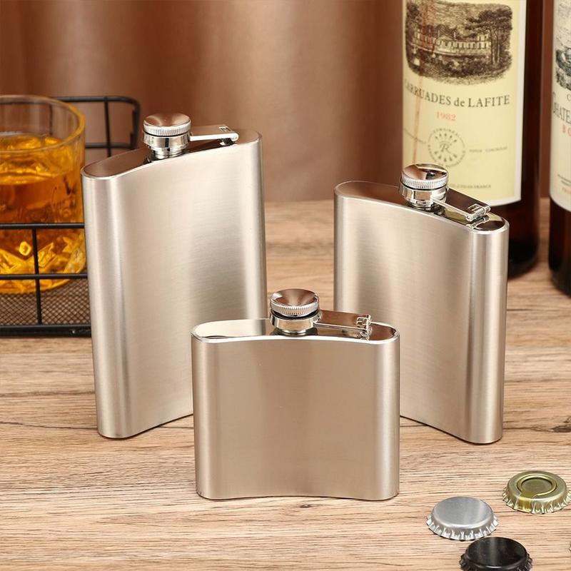 Product Introduction of byinon High Quality Stainless Steel Hip Flask Portable Container Liquor Flask Convenient Leakproof Whisky Flagon Outdoor 25