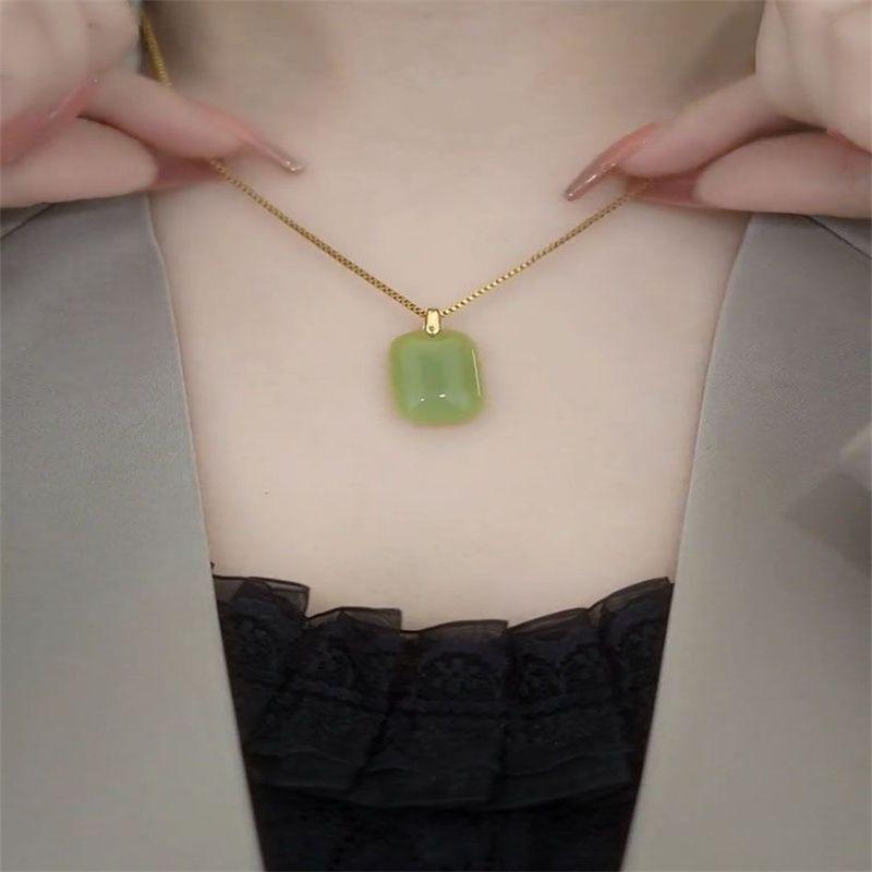 Product Introduction of [Store Hot Sale] Popular Worry-Free Titanium Steel Pendant Necklace Internet Celebrity Fashionable Temperament Peaceful No Worries Non-Fading Bone Chain 4