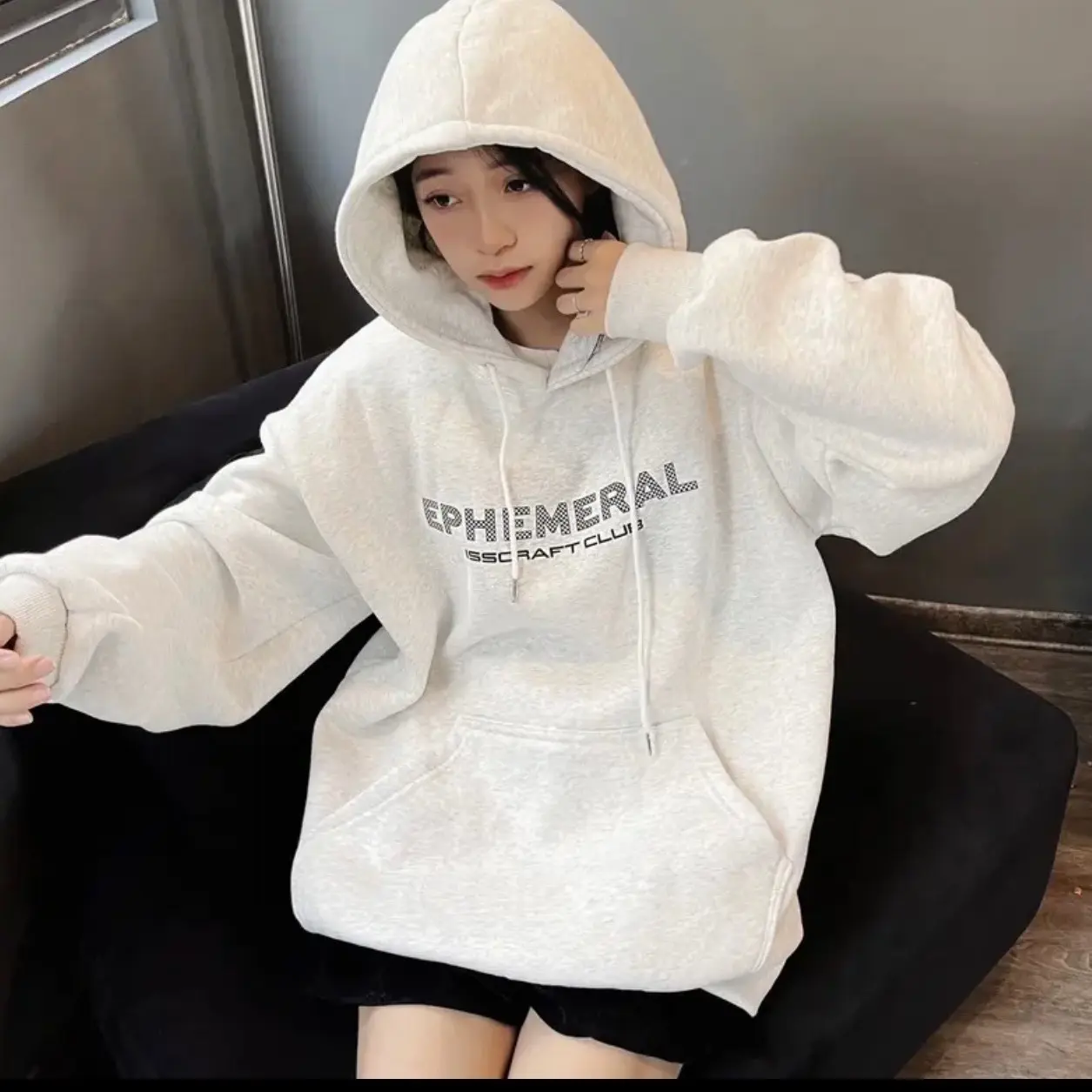 Áo Nỉ Bông Hoodie Top Unisex Đen - Chất liệu nỉ bông mềm mại, lót bông dày dặn, thiết kế tay áo và gấu áo bo chun dày dặn Nữ
