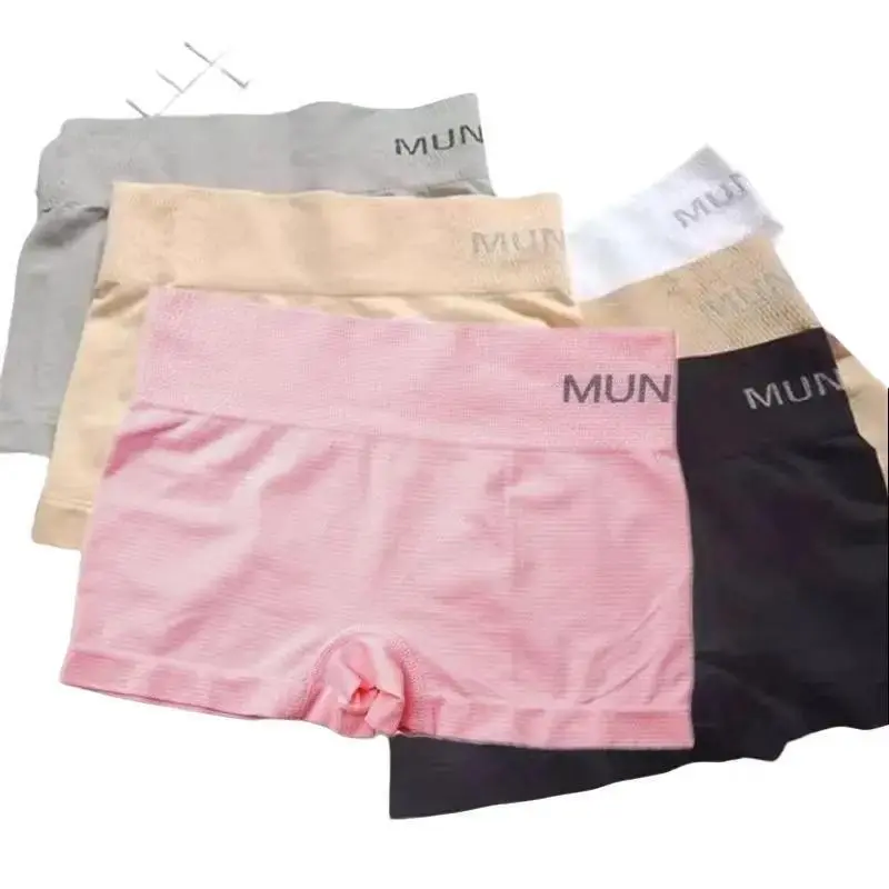 Munaeif บ๊อกเซอร์ผู้หญิง สไตล์แฟชั่น ผ้านุ่มใส่สบาย รอบเอว 24-40 นิ้ว ฟรีไซส์ พร้อมส่ง Women Underwear Lady กางเกงใน Clothing เสื้อผ้า