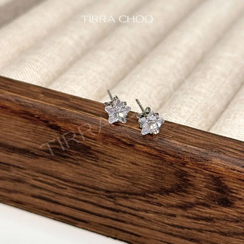 Bông Tai Nữ Tirra Choo Ngôi Sao Đính Đá Khắc Máy Phong Cách Minimalist