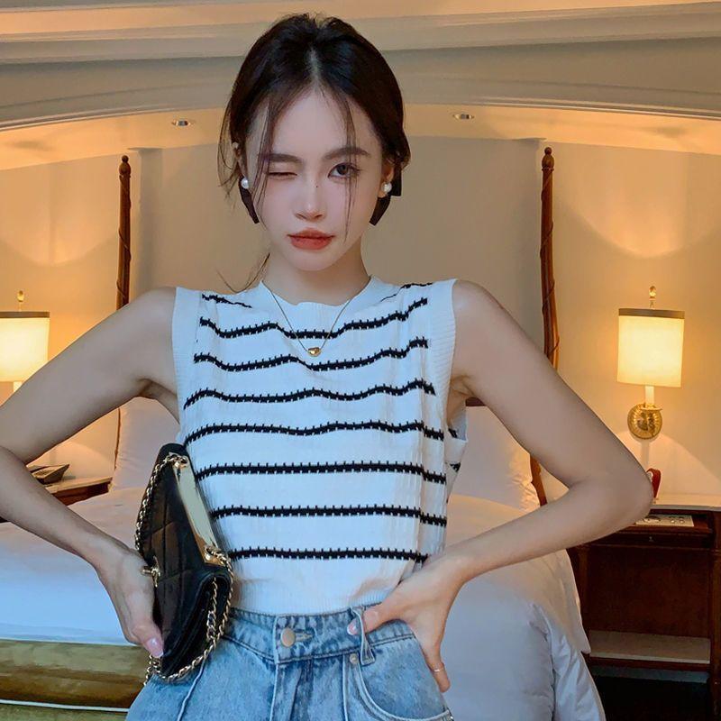 Product Introduction of Thin Color-Block Striped Sleeveless Slim Knitted Vest for Women, Summer Korean Fashionable Stylish Versatile Short Top Trend 2