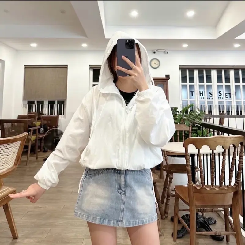 Áo gió nhăn nữ croptop 2 lớp mũ có dây -  Women 2