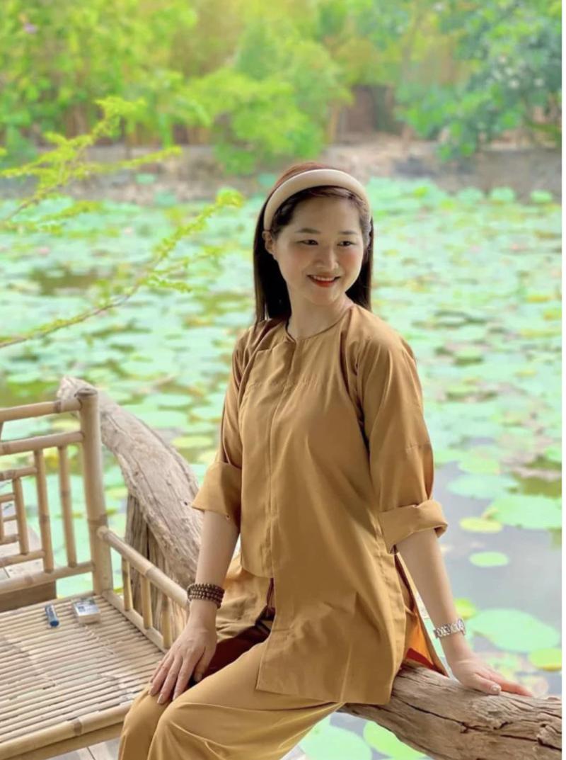 Product Introduction of pháp phục lễ chùa - Mẫu Vạt Hò Cúc Bấm 7