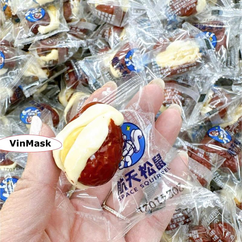 500gr Táo Đỏ Kẹp Sữa Lạc Đà Nhân Hạt Điều [HIỆU CON SÓC] Dinh Dưỡng, ăn vặt - VinMask 6