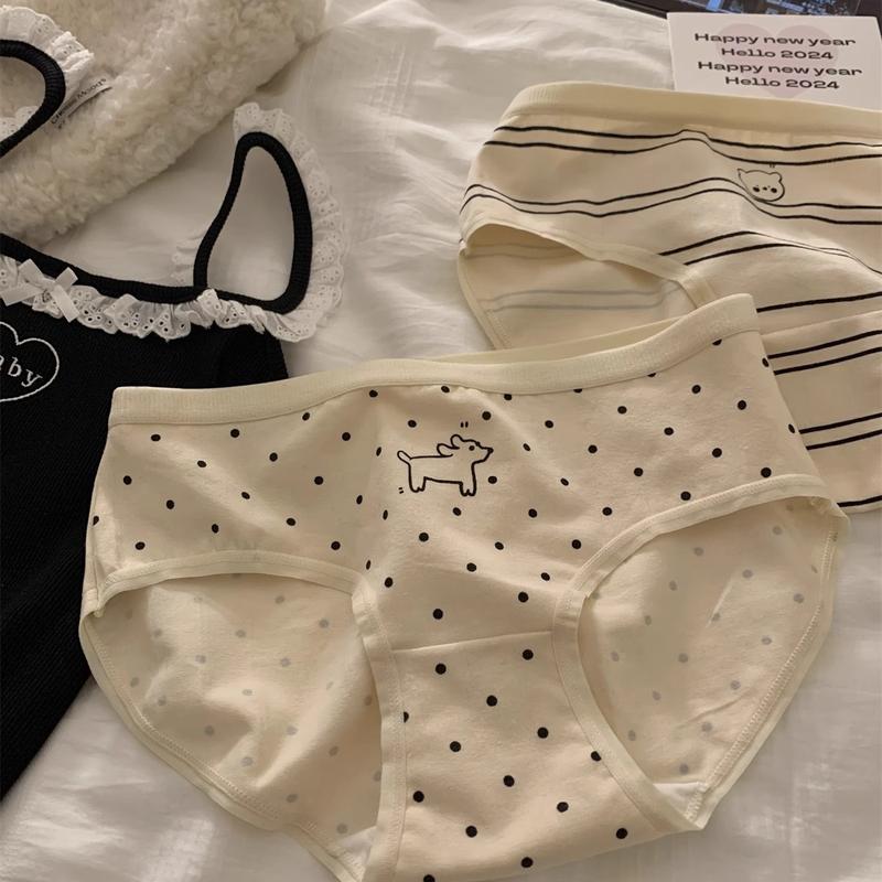Product Introduction of Cotton Antibacterial Underwear Comfortable and Soft Student Middle Waist Cotton Underwear Female 1