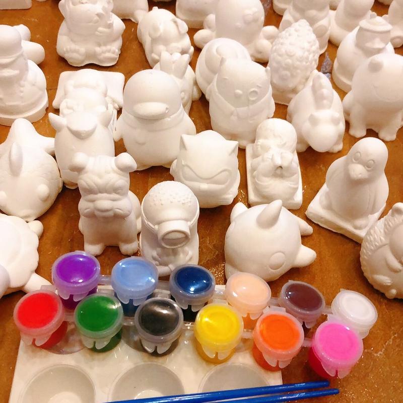  Combo 20 tượng 5-7cm kèm 2 vỉ màu + 2 cọ + khay cho bé tô  DIKIDS - Đồ Chơi Kem 