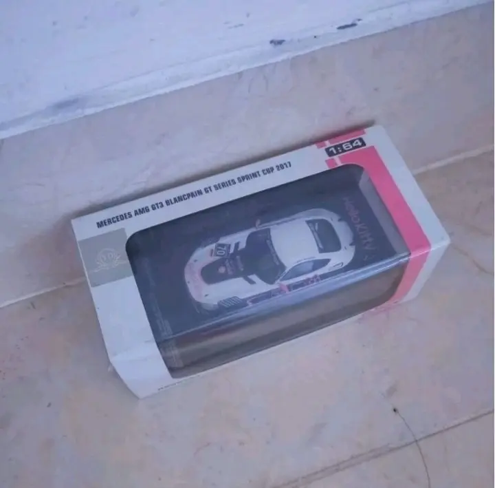 Product Introduction of deicast tarmac mercedes series hello kitty sanrio 3