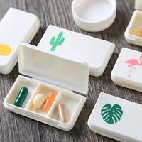 Gambar 【Apligod】Mini Portable Pill Box Fashion Three Grid Cartoon Week Pill Box COD - Green-leaf dari Apligod Kota Bekasi 1 Tokopedia