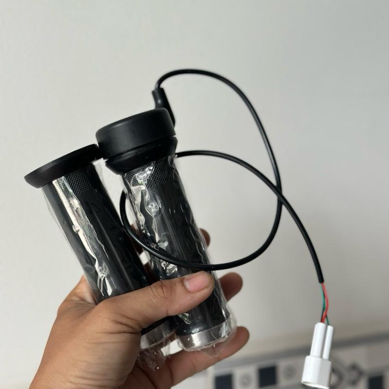 Tay ga xe điện yadea X5 siêu mượt real