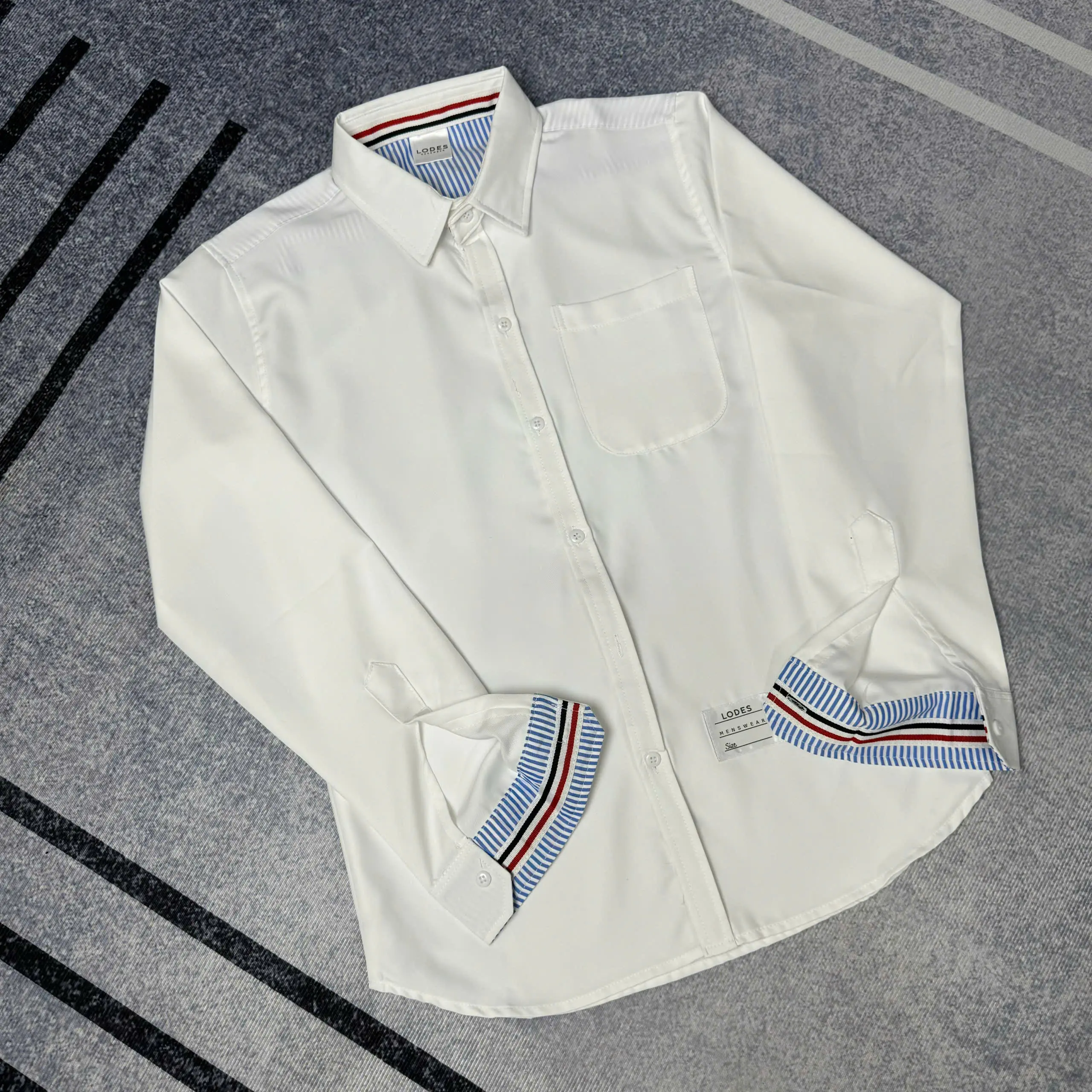 Áo sơ mi nam tay dài kẽ sọc màu xanh phối viền cổ đỏ chất vải cotton mền mịn mặt thoáng mát Menswear Top Cổ Tròn