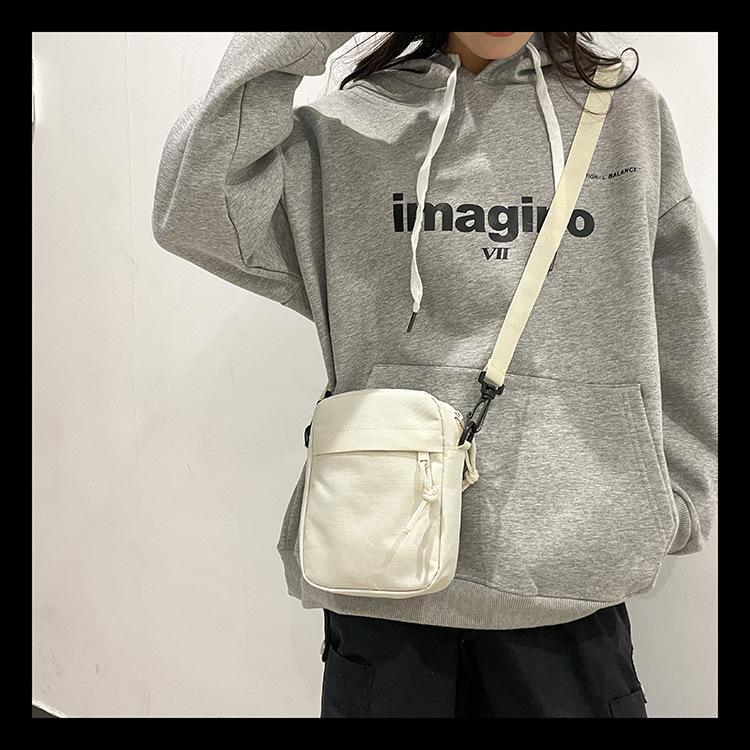 Product Introduction of túi Messenger Dành Cho Nam Giới, Thương Hiệu Thời Trang Mới 2024, Phong Cách Thường Ngày Và Đơn Giản, Túi Đựng Điện Thoại Di Động Túi Đeo Vai Nhỏ Thích Hợp Cho Nam Giới, Phong Cách Ins, Ba Lô, Túi Đeo Vai Nữ 20