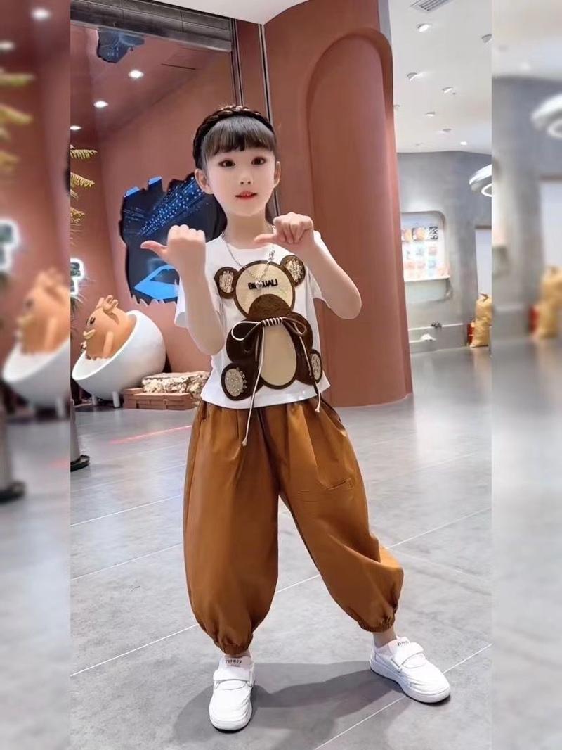 Product Introduction of Bộ Đồ Mùa Hè Cho Bé Gái, Cỡ Trung Bình Và Lớn, Thời Trang Mới, Thiết Kế Gấu Hoạt Hình, ngắn Tay, Phong Cách Thường Ngày Dáng Rộng Vừa Vặn, Quần Hai Mảnh, 2023 7