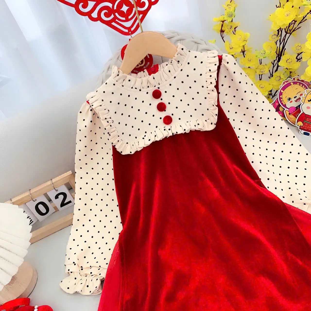Áo dài nhung bé gái. Xưởng sản xuất áo dài trẻ em .chuyên bán buôn bán lẻ các loại áo dài trẻ em .Có đủ size cho các bé 4 tuổi đến 14-15 tuổi .