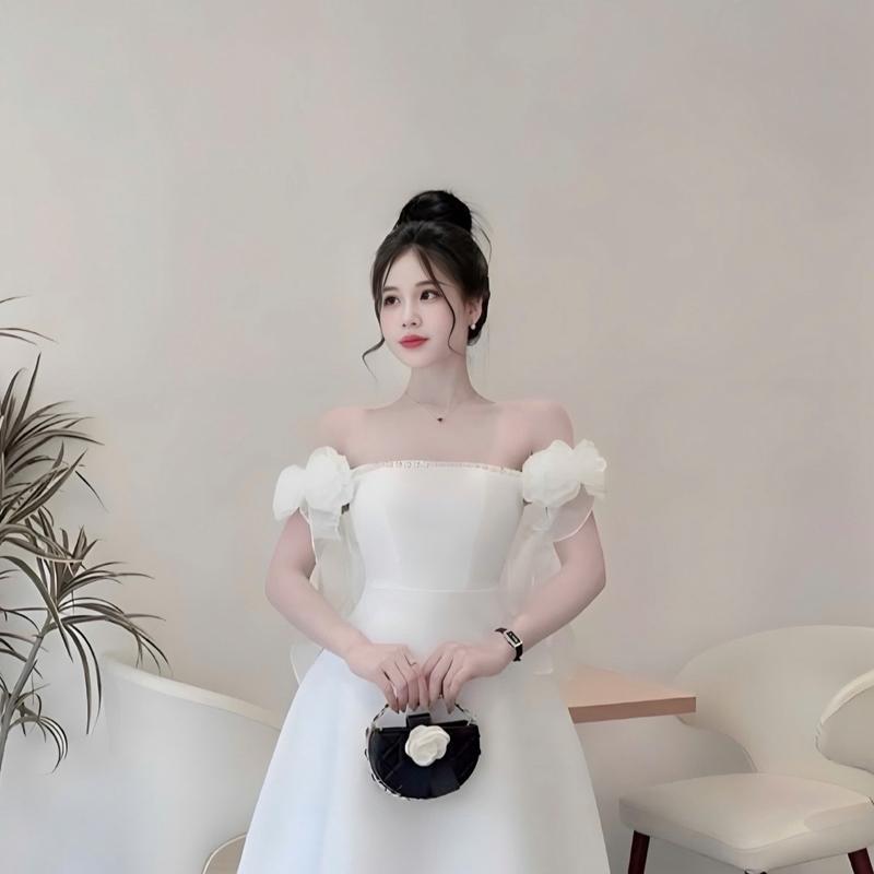 Váy Đầm Thiết Kế Đi Tiệc Đi Bàn Trắng Dài Bẹt Vai Đính Đá Ngực Hoa Tay Sang Chảnh Cao Cấp - Kinh Bắc Trends