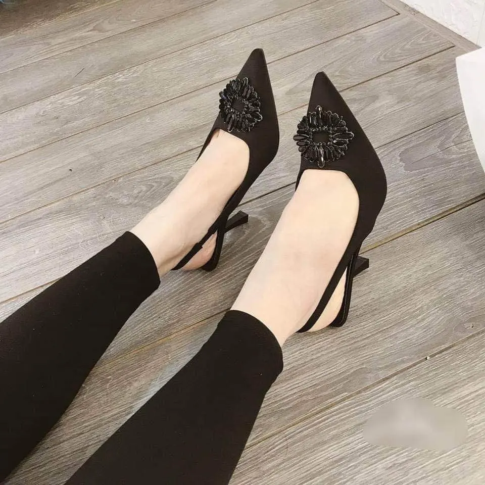 (XẢ HÀNG NGHỈ BÁN)(HÀNG LOẠI 1) (Hàng mới về form chuẩn) d38 - giày hở gót vải lụa 7.8p mặt đá tròn  Nữ DéP Shoes giày cao gót 7 phân