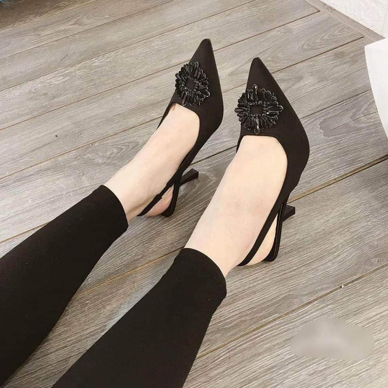 (XẢ HÀNG NGHỈ BÁN)(HÀNG LOẠI 1) (Hàng mới về form chuẩn) d38 - giày hở gót vải lụa 7.8p mặt đá tròn  Nữ DéP Shoes giày cao gót 7 phân