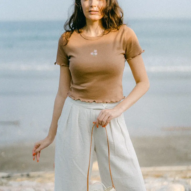 Polaidn Curly Crop Top-Atasan Wanita Lengan Pendek 1