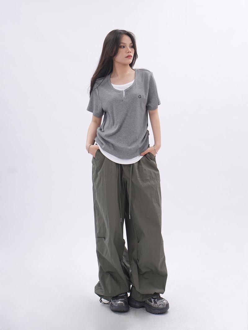 Product Introduction of Áo Ngắn Tay, Ngoại Cỡ, Màu Xám, Thiết Kế Hai Mảnh Giả, Phong Cách Dễ Thương Và Gợi Cảm, Dáng Rộng Và Bất Đối Xứng, Thích Hợp Cho Thể Thao Và Trang Phục Thường Ngày, Áo Phông 20