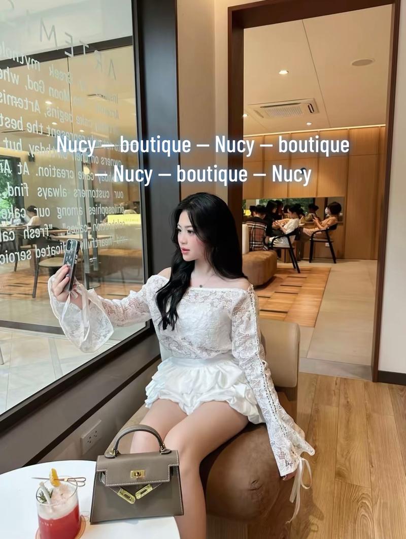 Product Introduction of ￼Set áo ren tay cách điệu kèm chân váy tay bồng siêu xinh ( kèm quần bảo hộ và áo quây ) Nữ Kem Women Top Sen 4