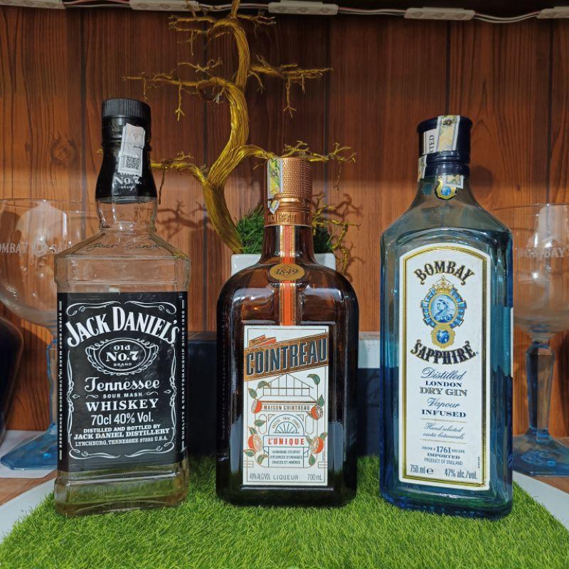 Combo 3 vỏ chai rượu ngoại dáng vuông sang trọng, chính hãng thích hợp trưng bày decor tủ kệ (chai rỗng)