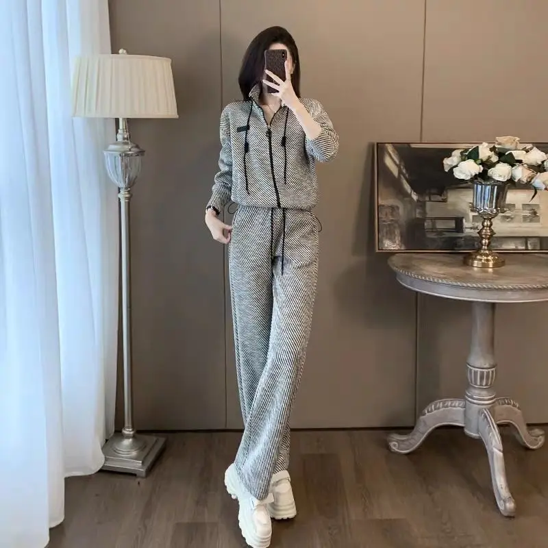 Bộ Đồ Thể Thao Thường Ngày Quần Áo Mùa Xuân Cho Nữ, Bộ Sưu Tập Mới 2024, Trẻ Trung Và Thời Trang, Áo Nỉ Và Quần Nỉ Sành Điệu, Bộ Hai Mảnh, Internet Nóng Bỏng