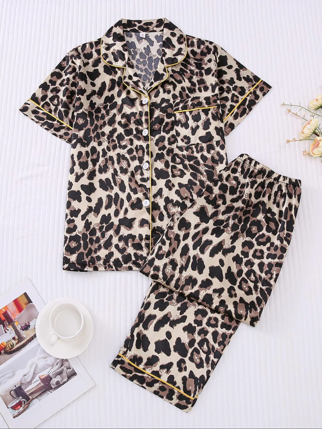 Women's Leopard Print Lapel Neck Pocket Shirt & Elastic Waist Pants Pyjama Two-piece Set, Casual Comfy Short Sleeve Button Up Top & Trousers PJ Matching Set, Ladies Sleepwear for All Seasons
