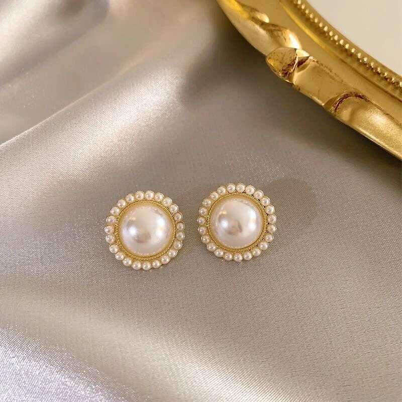 Product Introduction of Vintage Dripping Oil Wine Red Retro Stud Earrings For Women Korean Pearl wer Heart Shape Geometric Earring High Sense Jewel 6