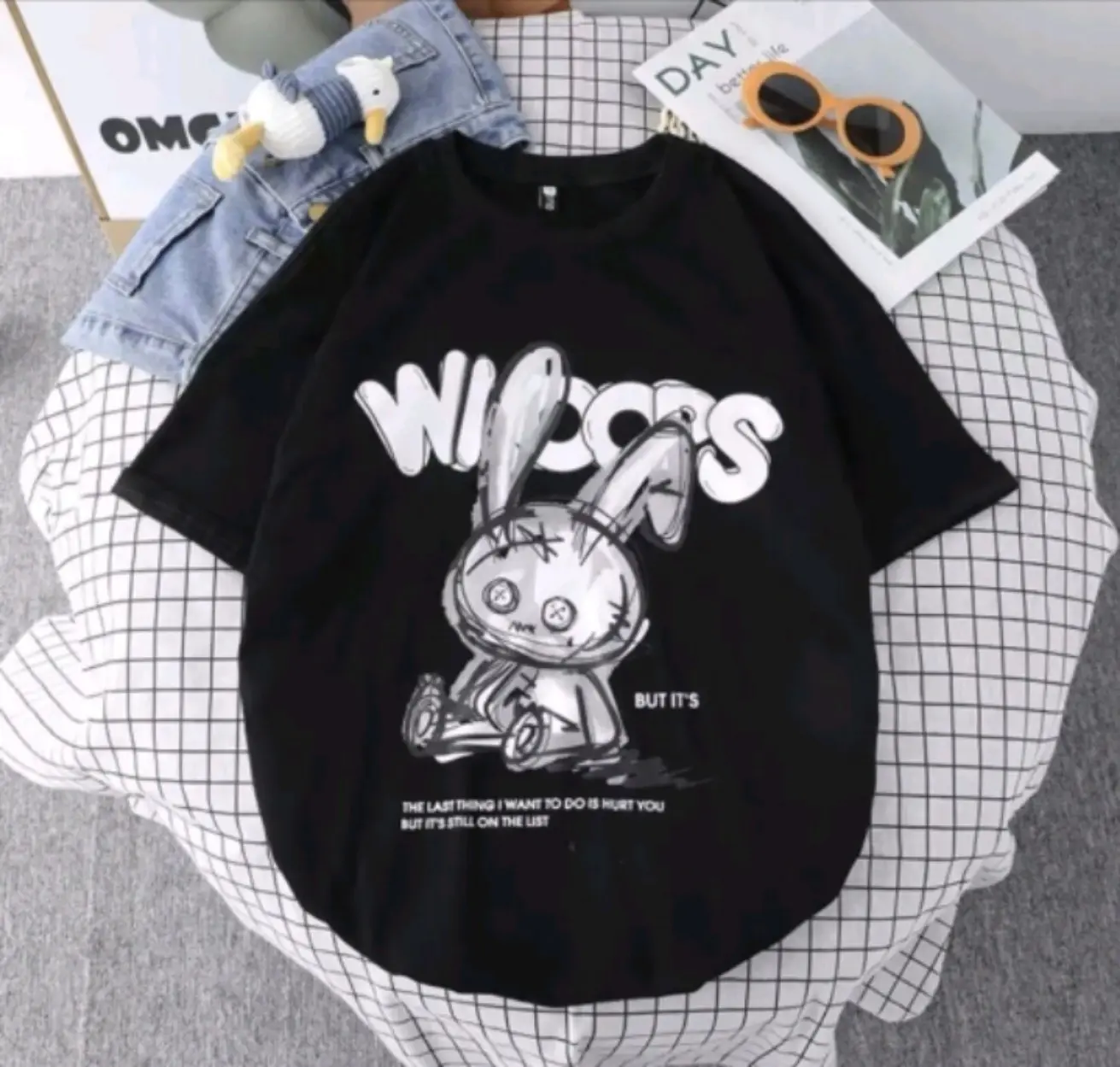 Áo Thun Unisex Nam Nữ Form Rộng Tay Lỡ BUNNY WIOOPS THỎ TAI DÀI UIzzang Màu đen Màu trắng Menswear Cổ Tròn
