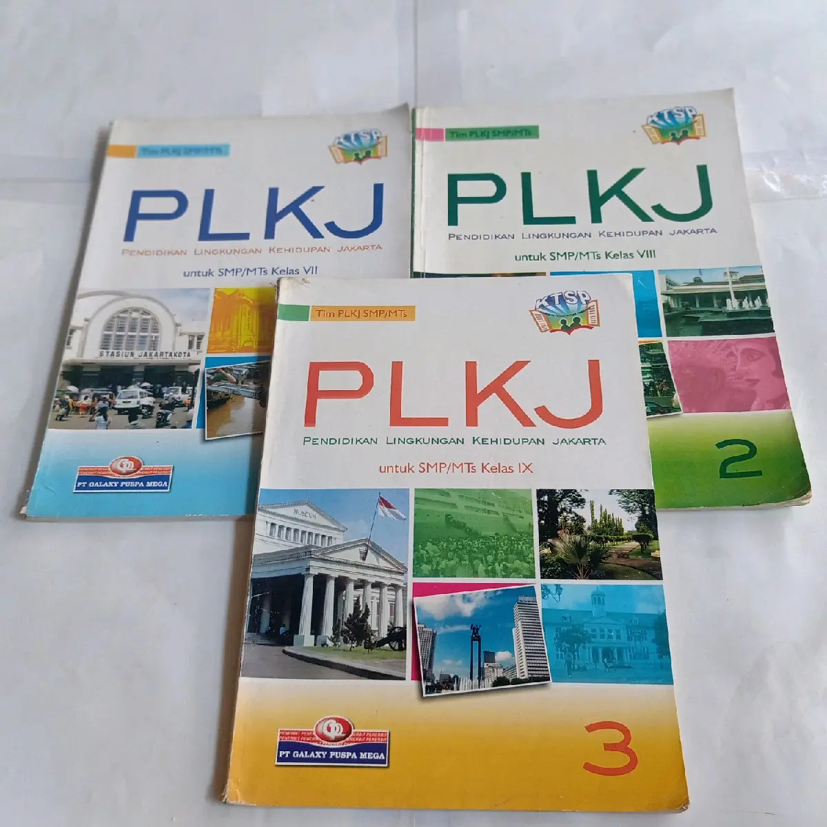 BUKU PLKJ PENDIDIKAN LINGKUNGAN KEHIDUPAN JAKARTA SMP MTS KLS VII VIII IX KTSP 2010 Soft Cover