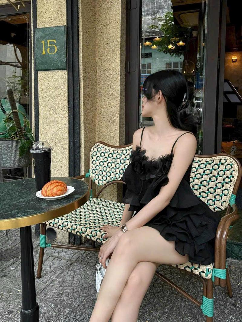 Product Introduction of Jumpsuit Bèo 2 Dây Hở Lưng Quyến Rũ - Chất Liệu Vải Tổng Hợp Mềm Mại, Thoáng Mát - Size S, M, Thiết Kế Thời Trang T Nữ Women 17