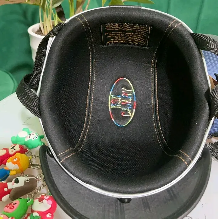 Sale Côm Bô Mua 1 Nón Tặng 1 cùng loại, Nón bảo hiểm cacbon(CAMRY) chính hãng công ty, size từ 48cm-58cm khoản 45kg đến 75kg,tặng kèm móc khóa cute,Helmet 8
