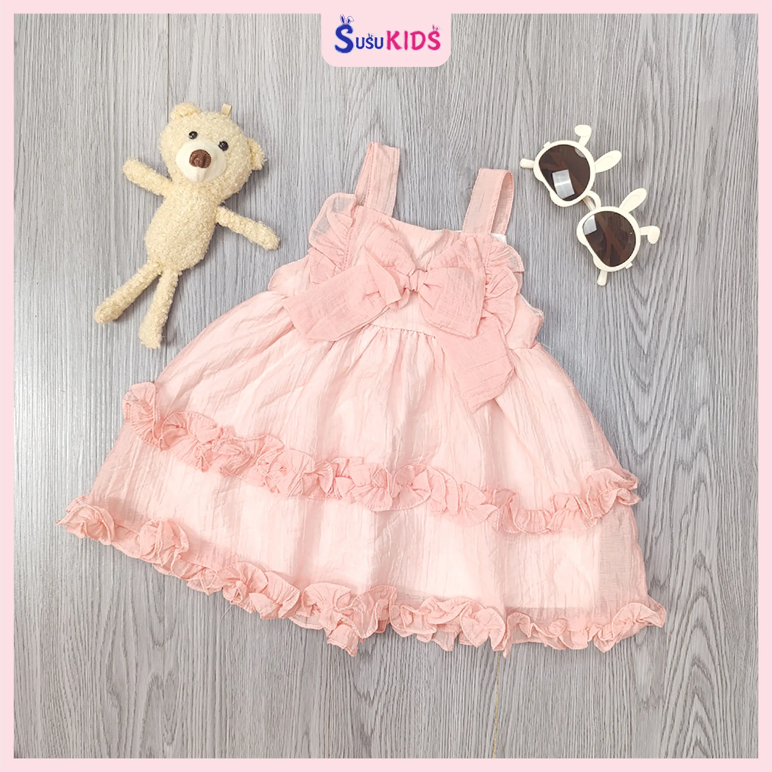Đầm dây trẻ em SuSu Kids, tơ lụa mềm mát, bèo 2 tầng, nơ ngực kèm quần SU429