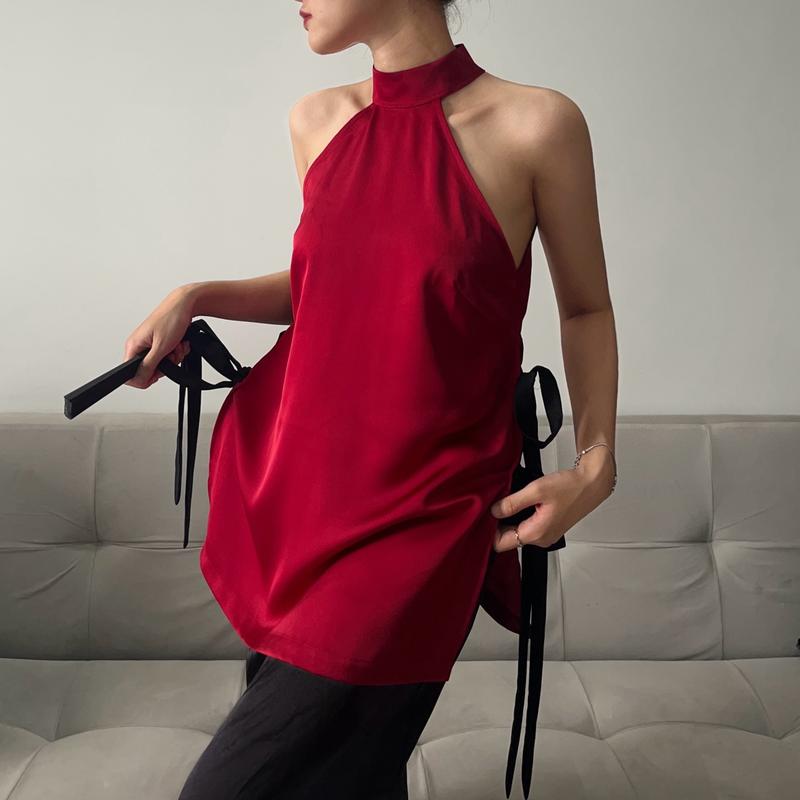 Seleen, Áo yếm lụa đỏ cổ cao thắt nơ đen 2 bên, WT0005