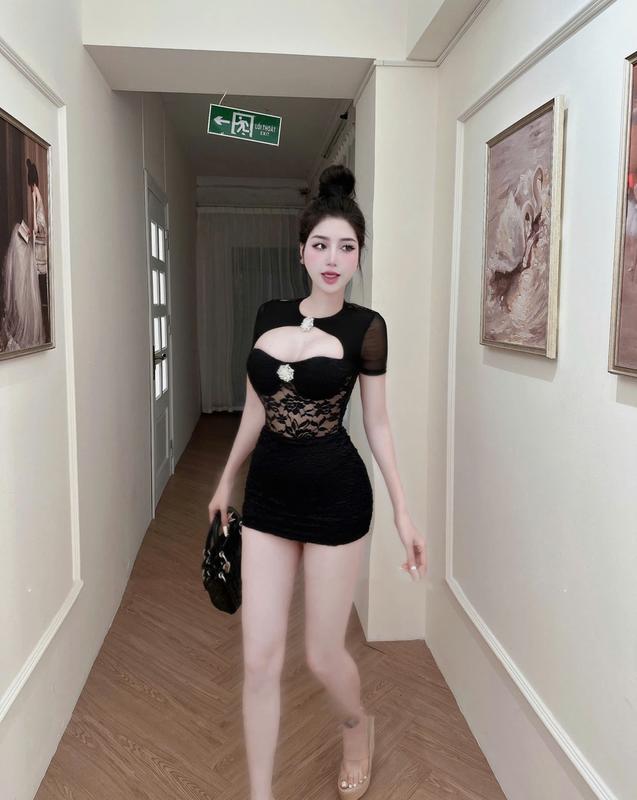 Đầm body ren xẻ ngực 2 lớp kèm tag đá tháo rời tôn dáng sang chảnh mặc nhiều dịp 1