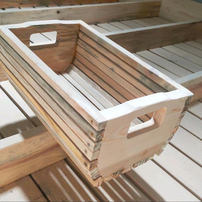 Một chiếc khay để trái cây tươi trong tủ mát 6
