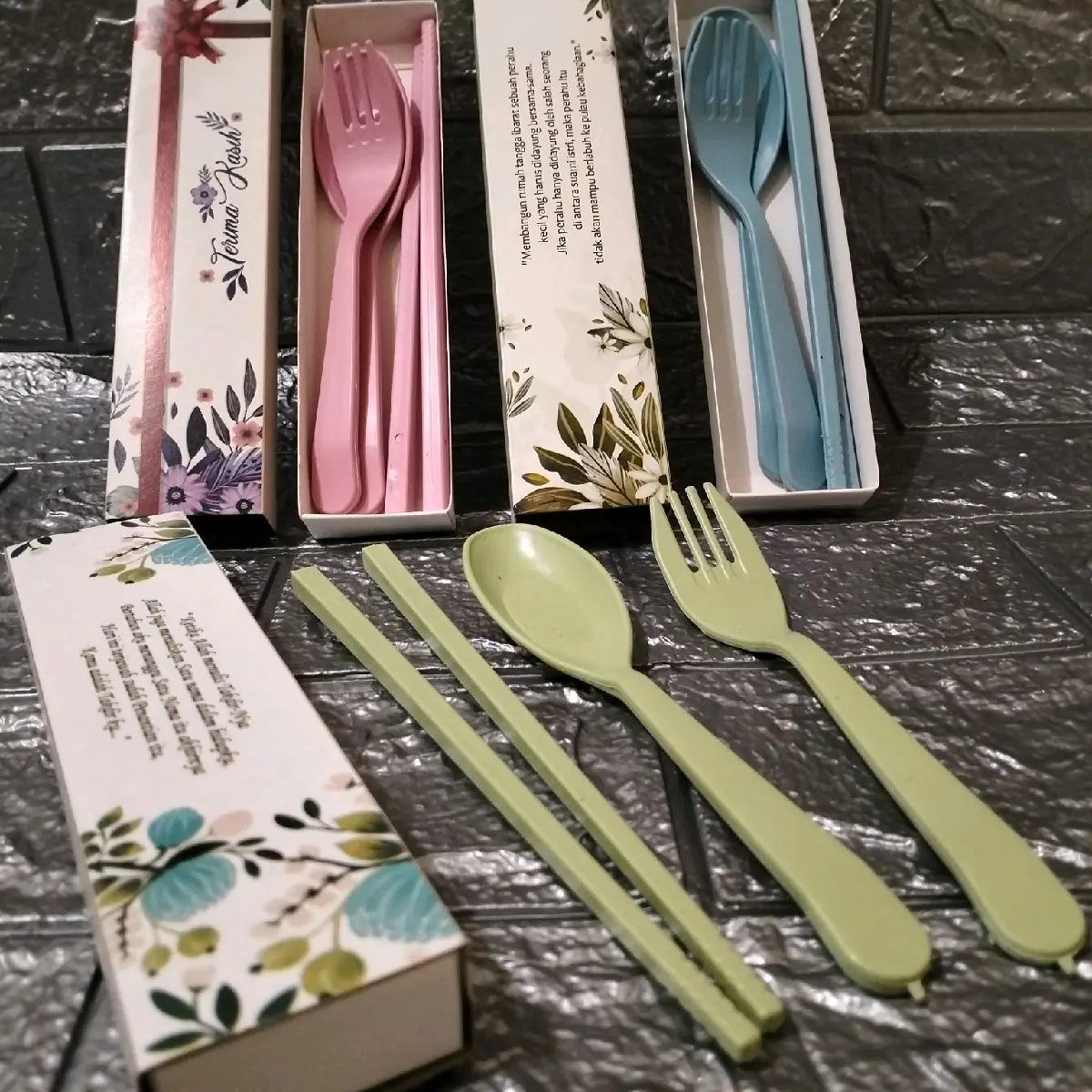 50 PCS SENDOK SET TREVEL LOKAL KEMAS BOK BUNGA SABY Plastik Set Sumpit Kitchenware Makan Alat